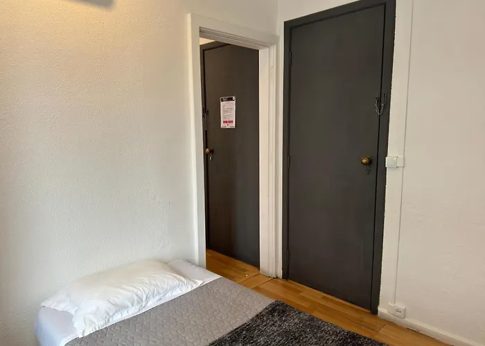 Peters 3* أفيرو