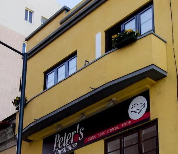 Peters 3* أفيرو